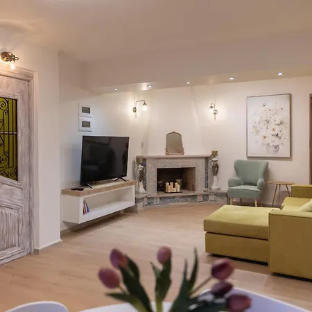 The Bougainvillea House Апартаменты
